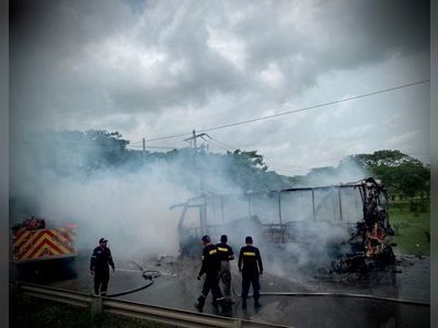 Colombia's Clan del Golfo attacks vehicles to protest Otoniel extradition
