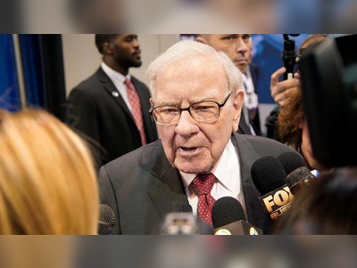 Warren Buffett's Berkshire reports $44B loss as value of investments falls