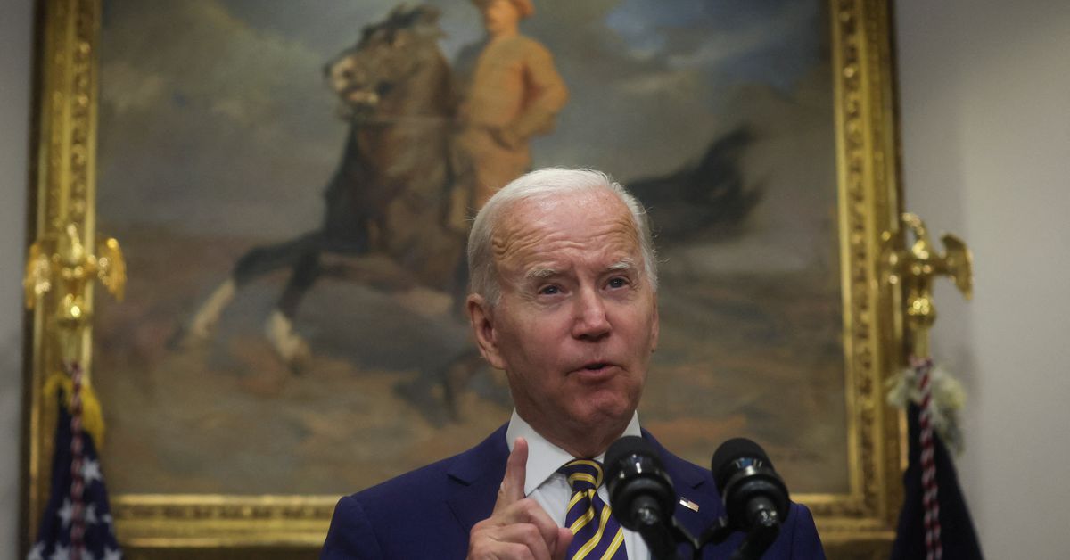U.S. appeals court temporarily blocks Biden's student loan forgiveness plan