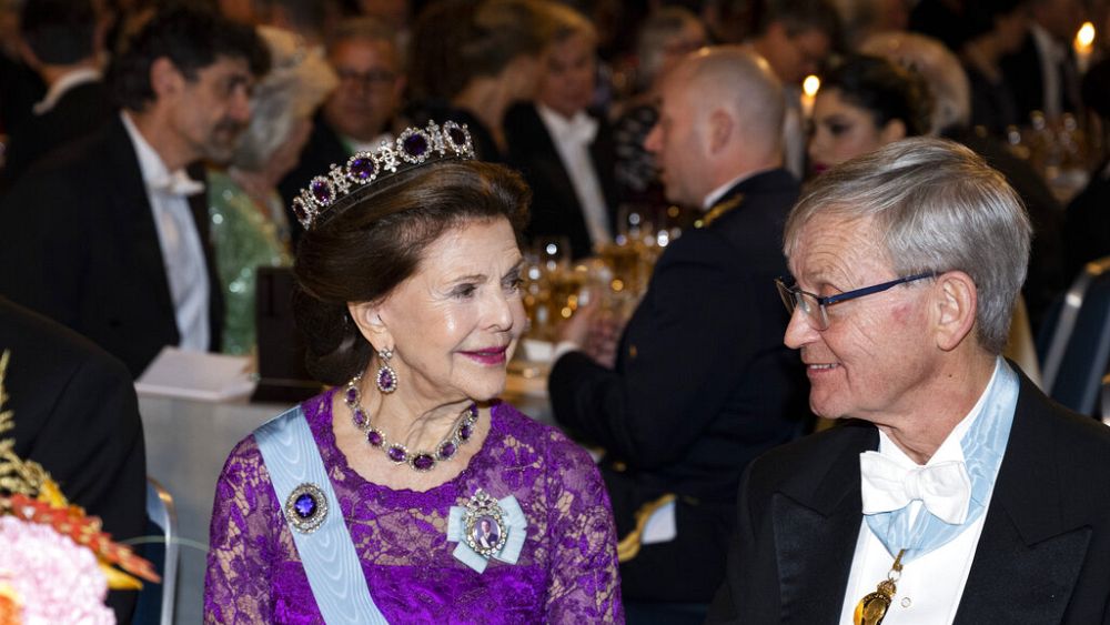 Swedish royals and guests mingle at Nobel banquet in Stockholm