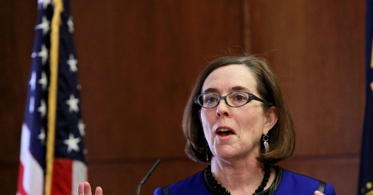 Oregon governor lifts death sentences for 17 inmates facing execution