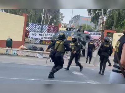 Police violently raid Lima university and shut Machu Picchu amid Peru unrest