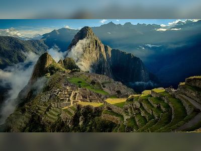 Peru protests: Machu Picchu closed indefinitely and tourists stranded