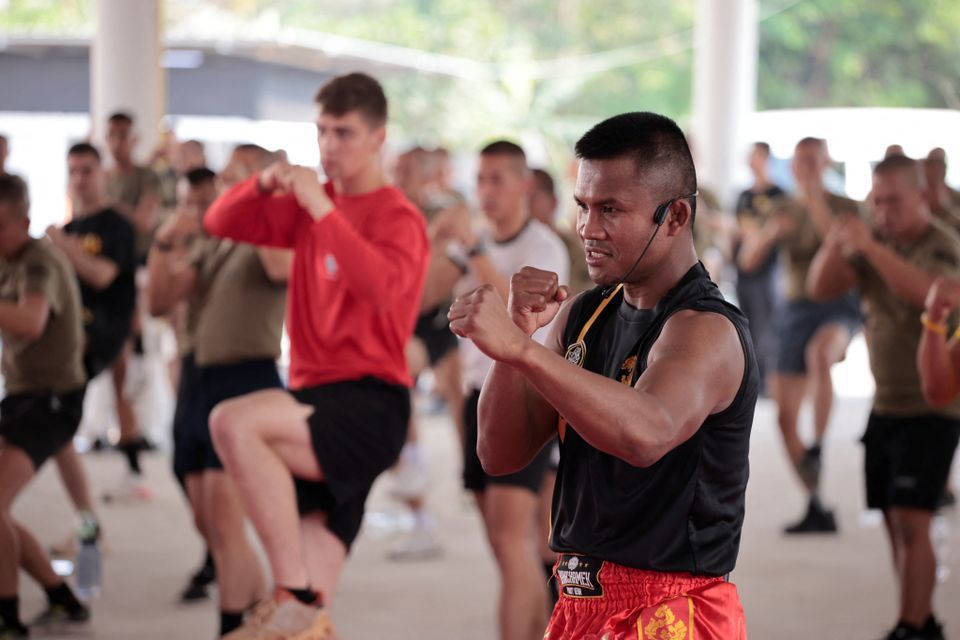 US soldiers receive Muay Thai lessons from Thai champion