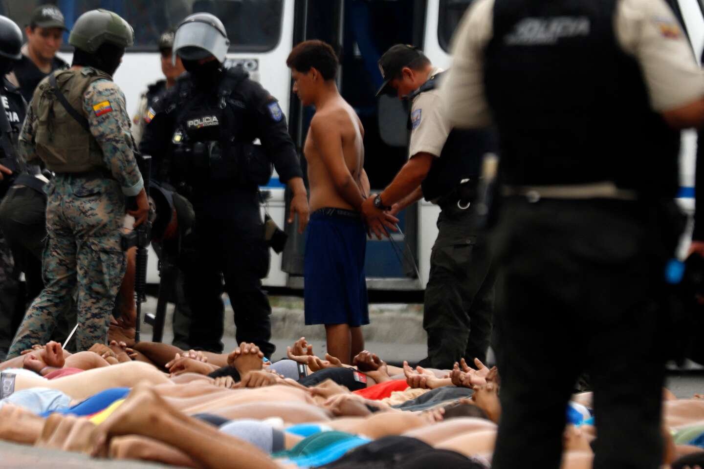 Ecuadorian Police Apprehend Gang Members Involved in Hospital Siege