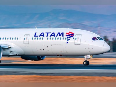 Chilean Report: LATAM Flight 800's Sudden Descent Caused by Captain's Seat Movement; Investigation Ongoing